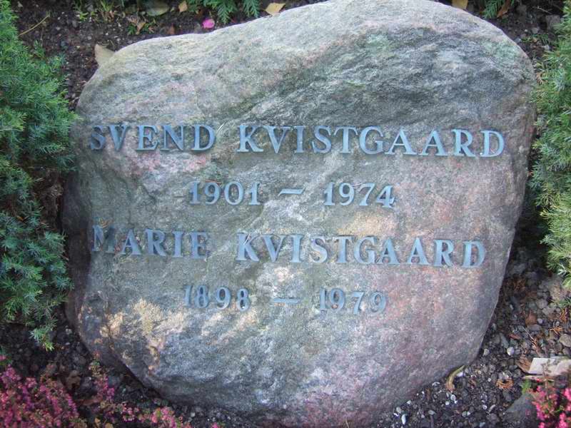 Billede af gravsten på Holmens Kirkegård